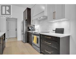 15 - 1080 UPPERPOINT AVENUE - 18