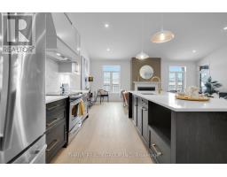 15 - 1080 UPPERPOINT AVENUE - 21