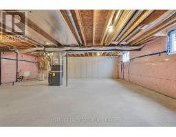 15 - 1080 UPPERPOINT AVENUE - 35
