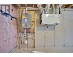 15 - 1080 UPPERPOINT AVENUE - 38