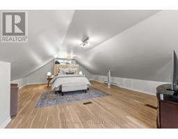 22 BRISCOE STREET E - 21