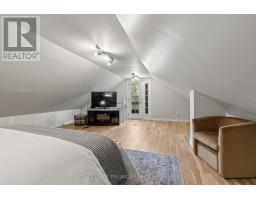 22 BRISCOE STREET E - 22