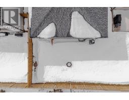 18 - 7966 FALLON DRIVE - 47