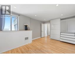 1007 - 570 PROUDFOOT LANE - 20