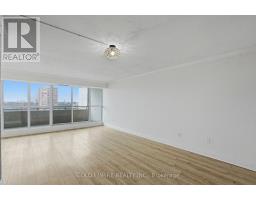 701 - 389 DUNDAS STREET - 6