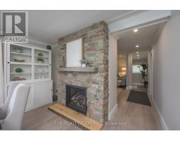 21584 HIGHBURY AVENUE N - 14