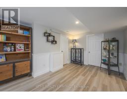 21584 HIGHBURY AVENUE N - 32