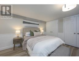 21584 HIGHBURY AVENUE N - 36