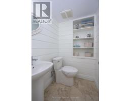 21584 HIGHBURY AVENUE N - 37