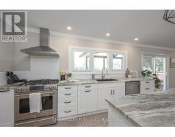 21584 HIGHBURY AVENUE N - 7