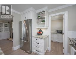 21584 HIGHBURY AVENUE N - 9