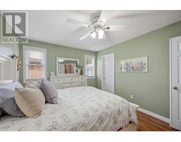 24 SIFTON DRIVE - 18