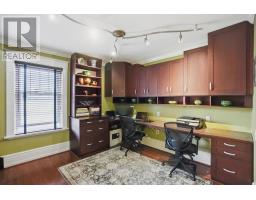 441 WOODMAN AVENUE - 31