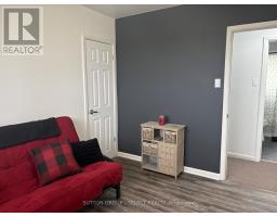 47 APONI CRESCENT - 12