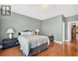 9 - 181 SKYLINE AVENUE - 18