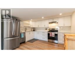 286 BURLINGTON CRESCENT - 8