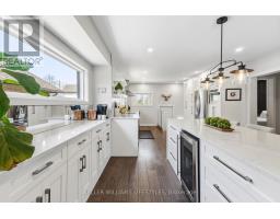 6 WINDSOR CRESCENT - 11