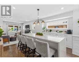 6 WINDSOR CRESCENT - 12