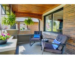 6 WINDSOR CRESCENT - 2