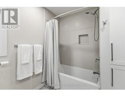 6 WINDSOR CRESCENT - 21