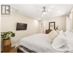 6 WINDSOR CRESCENT - 23