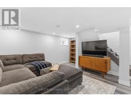 6 WINDSOR CRESCENT - 28