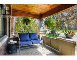 6 WINDSOR CRESCENT - 3