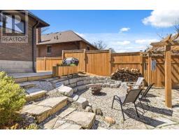 6 WINDSOR CRESCENT - 37