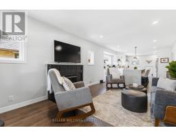 6 WINDSOR CRESCENT - 4