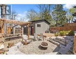 6 WINDSOR CRESCENT - 42