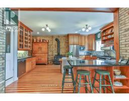 806 WATERLOO STREET - 16