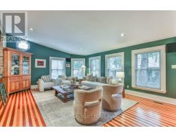 806 WATERLOO STREET - 17