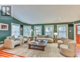 806 WATERLOO STREET - 19