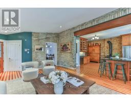 806 WATERLOO STREET - 20