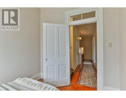 806 WATERLOO STREET - 27