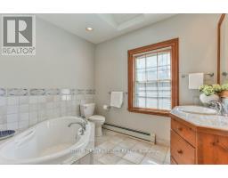 806 WATERLOO STREET - 34