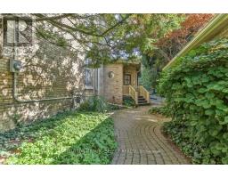 806 WATERLOO STREET - 39