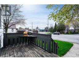 30 PARK AVENUE E - 7