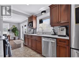 281 TWEEDSMUIR AVENUE - 10