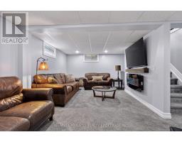 281 TWEEDSMUIR AVENUE - 26