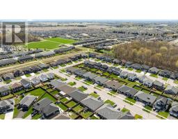 60 ASHBERRY PLACE - 34