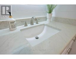667 GLENGYLE CRESCENT - 24