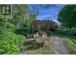 526 TALBOT ROAD - 12
