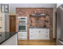526 TALBOT ROAD - 27