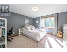 526 TALBOT ROAD - 41