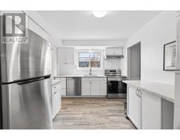 35 ROLLSCOURT GARDENS - 13