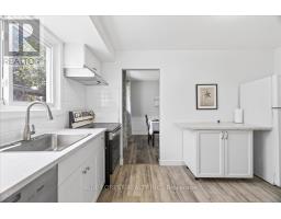 35 ROLLSCOURT GARDENS - 14