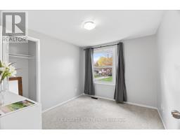 35 ROLLSCOURT GARDENS - 21