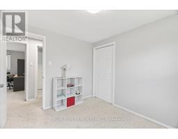 35 ROLLSCOURT GARDENS - 22