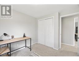 35 ROLLSCOURT GARDENS - 24